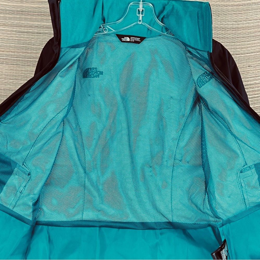 The North Face NWT Resolve 2 Rain Windbreakers Hooded Jacket Size XS/TP - Picture 12 of 12
